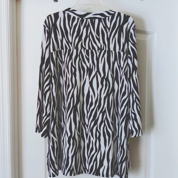 Top - Picture 2 of 3